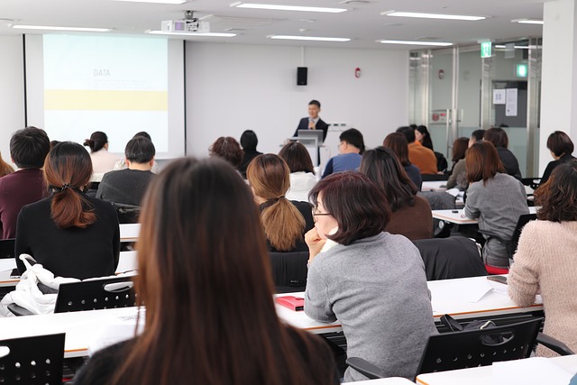小学教师的暖心故事，哄女孩睡觉的故事暖心